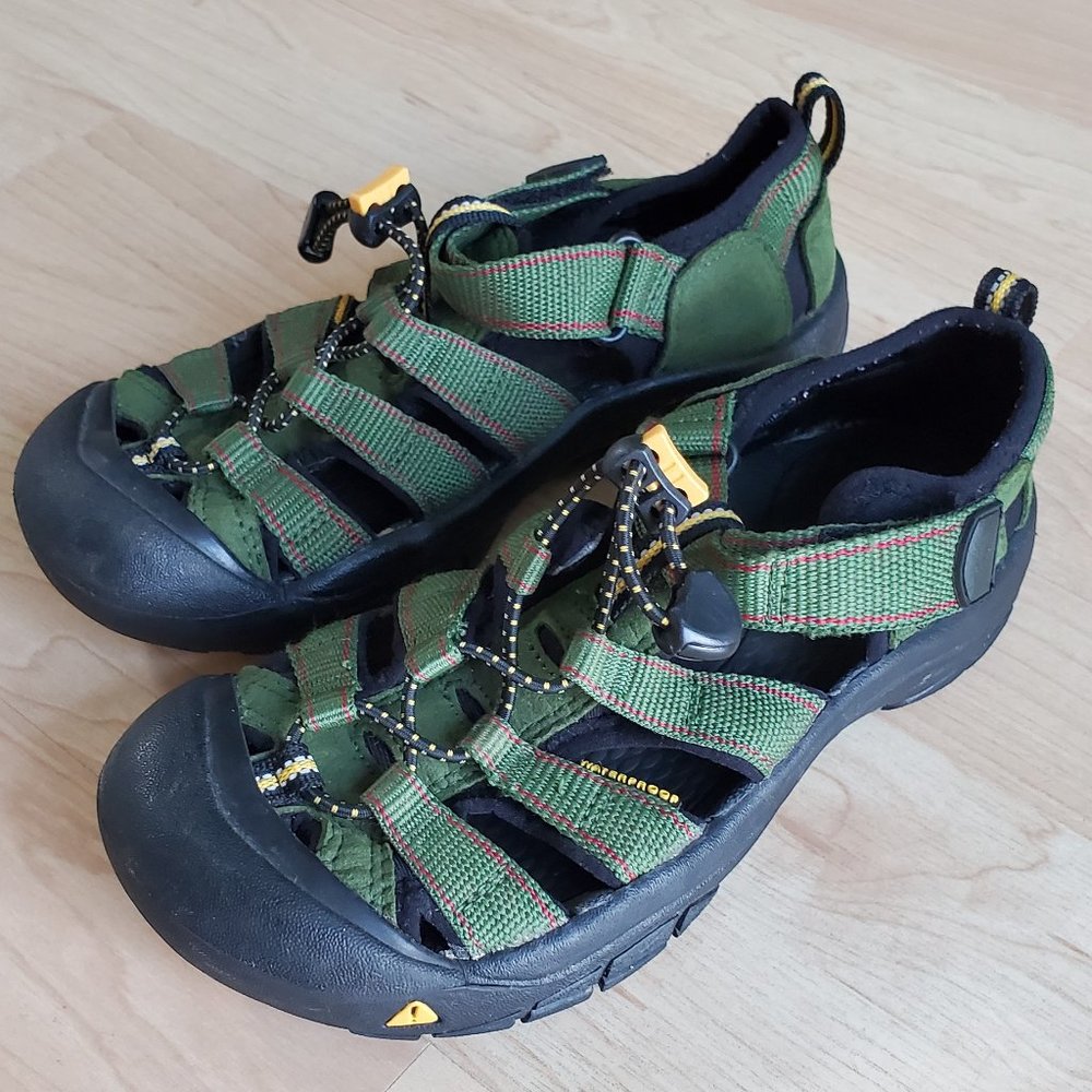 KEEN Newport H2 Unisex Youth Kids Hiking Sport Water Sandals Size 3 Green